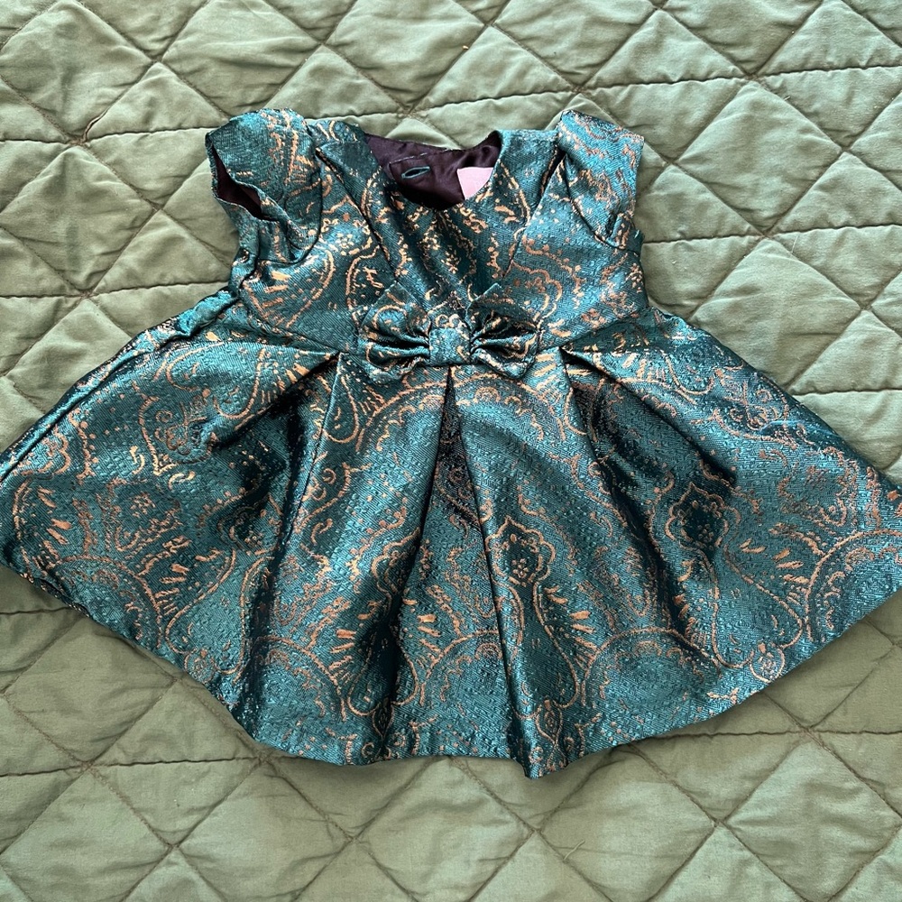 Green party dress euc children’s place 0-3 mo